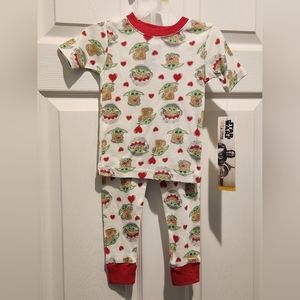 NWT Star Wars Baby Yoda Valentines Pajama Set 3t